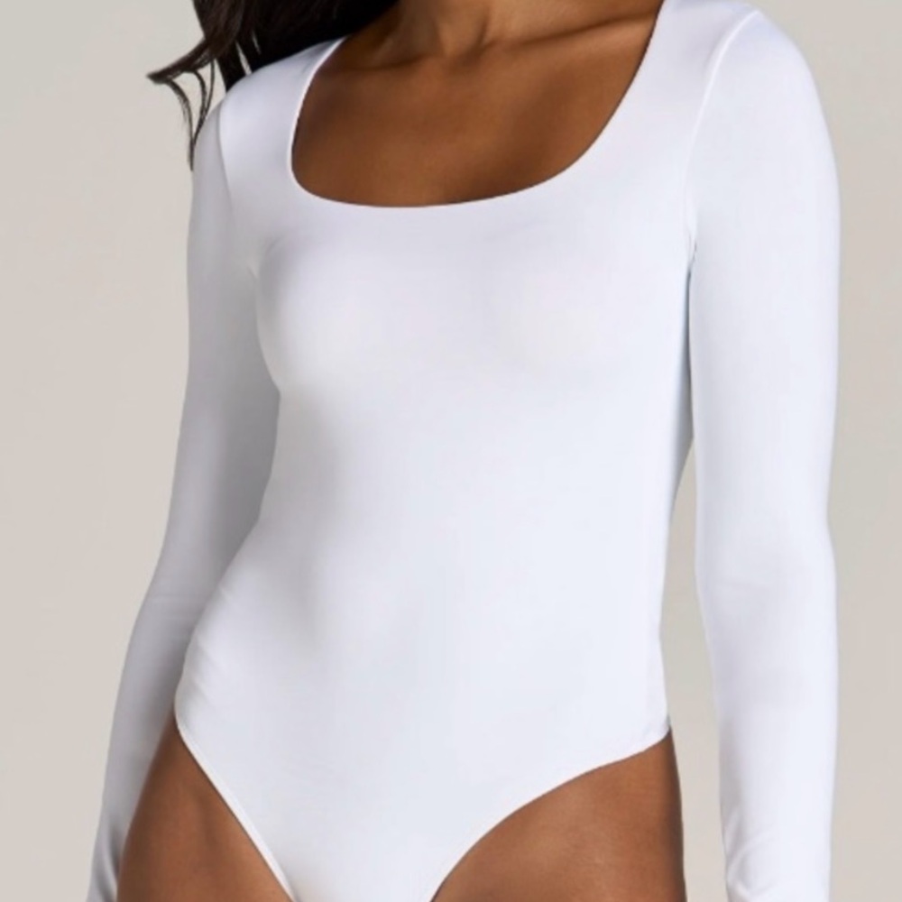 Aritzia  White Long Sleeve Top